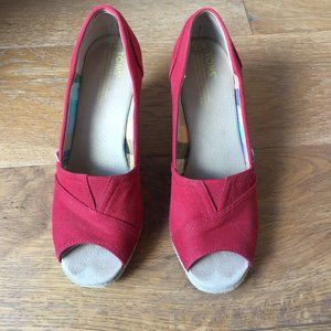 TOMS Classic Canvas Peep Toe Wedge Sandal - Size 7.5